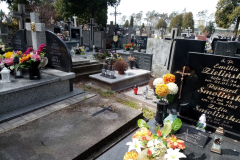 Nagrobek aktora Michała Znicza (kwatera O) cmentarza na Żbikowie. Grób został zlikwidowany podczas pandemii Covid-19 (2020–2022). / fot. Barbara Nosek