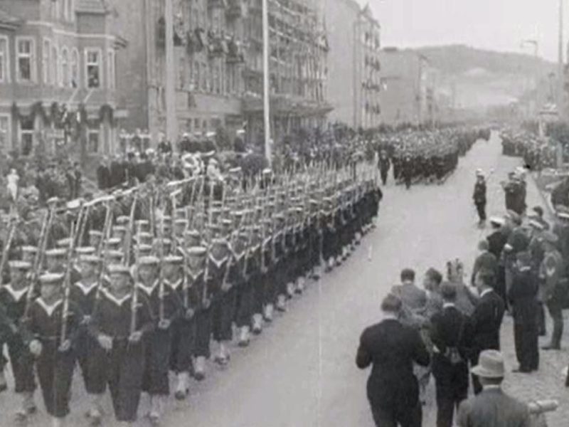 Gdynia, ul. 10 Lutego (Rapsodia Bałtyku)