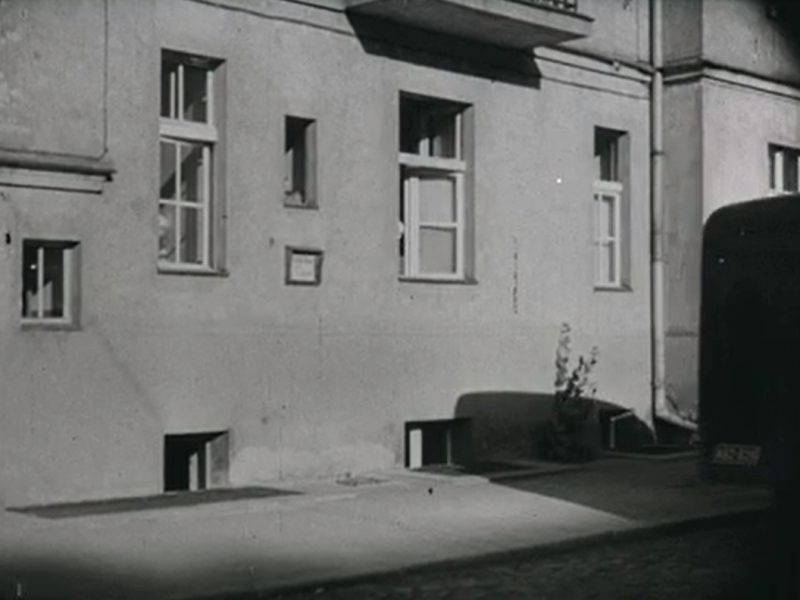 Gdynia, ul. Radtkego 43 (Kobiety nad przepaścią)