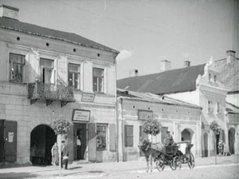 Łowicz, Rynek Główny (Paweł i Gaweł)