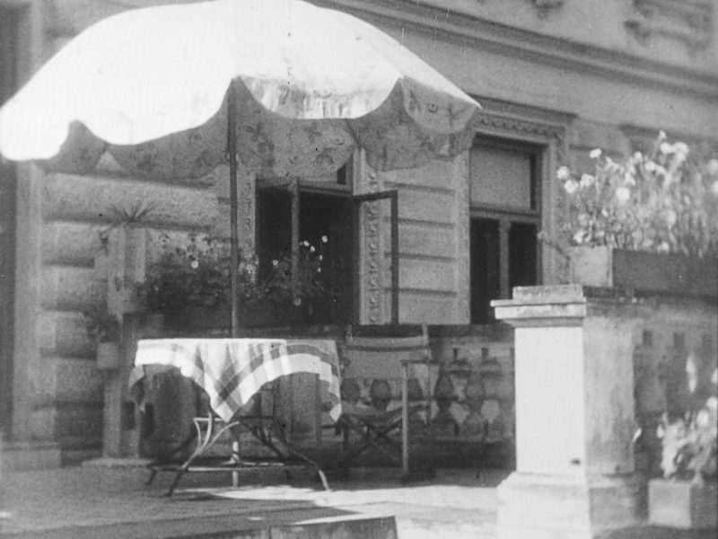 Zaborów, Pałac Goldstandów (Moi rodzice rozwodzą się)