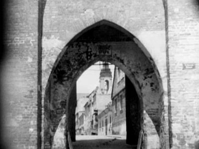 Toruń, Brama Klasztorna (Ludzie Wisły)