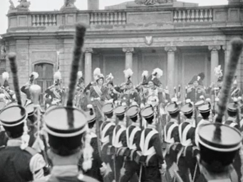 Warszawa, ul. Krakowskie Przedmieście 15, Pałac Potockich (Księżna Łowicka)