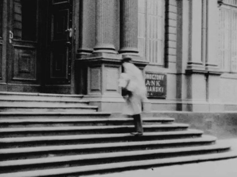 Warszawa, ul. Kredytowa 1 (Kocha... lubi... szanuje...)