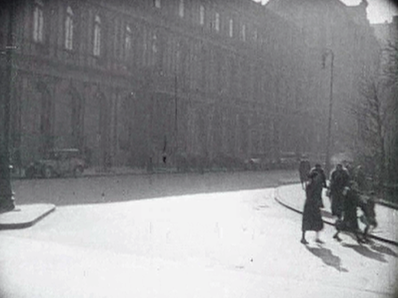 Warszawa, ul. Kredytowa, róg Małachowskiego (Jego ekscelencja subiekt)