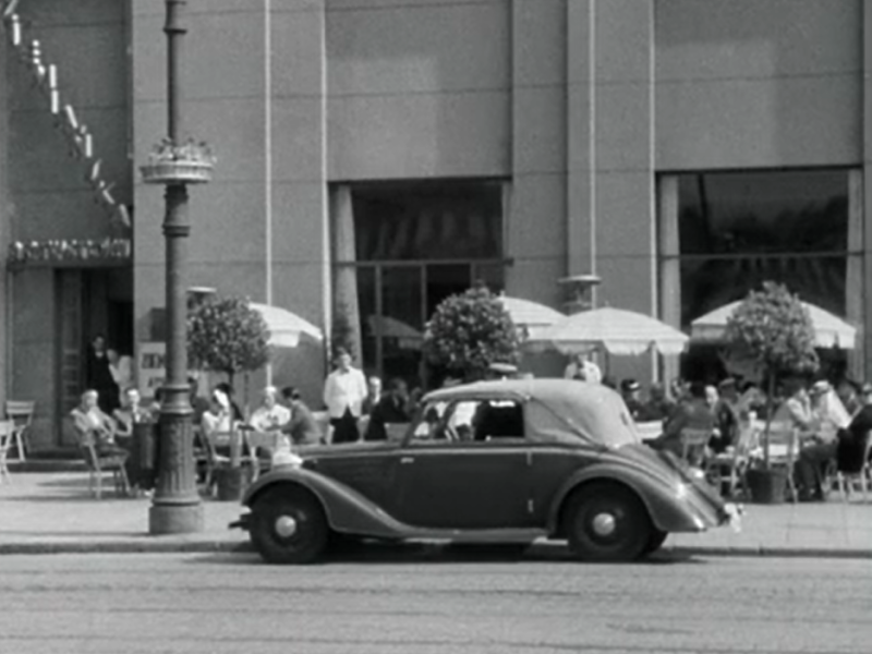 Warszawa, ul. Królewska 13, pawilon IPS (Jadzia)