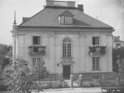 Warszawa, ul. Obrońców 33 (Czy Lucyna to dziewczyna?)