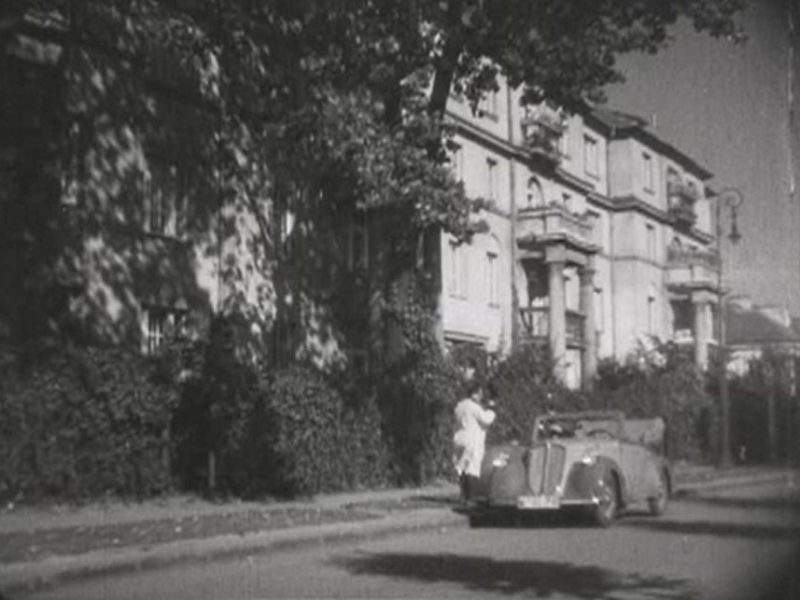 Warszawa, ul. Filtrowa 30 (Jaśnie pan szofer)