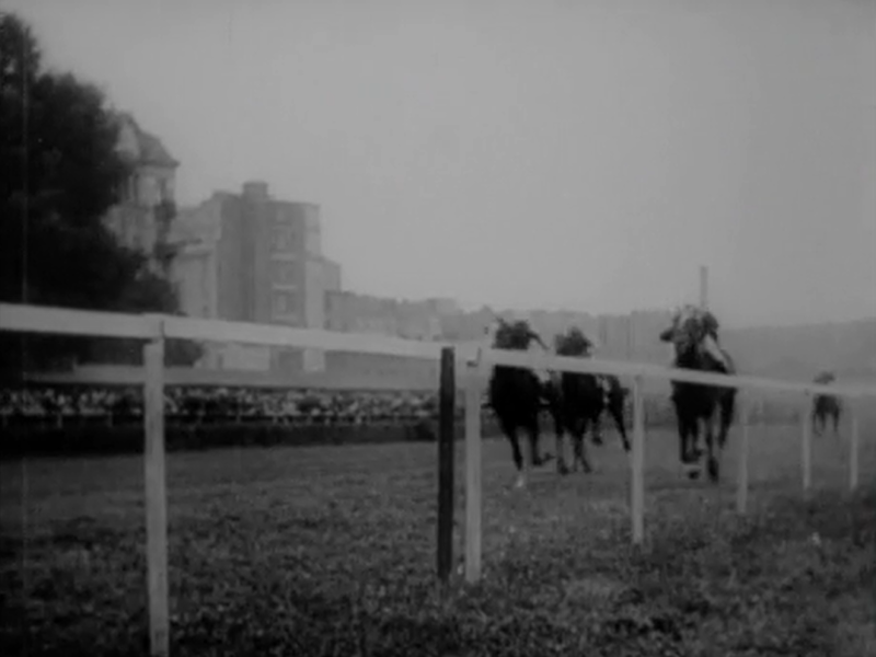 Warszawa, Pole Mokotowskie, hipodrom (Mocny człowiek)