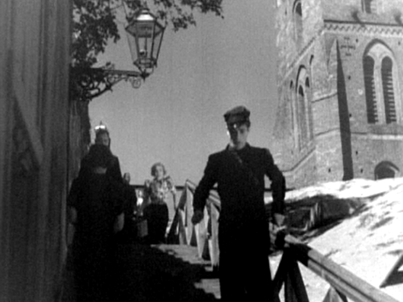 Warszawa, ul. Kościelna, schody (Ludzie Wisły)