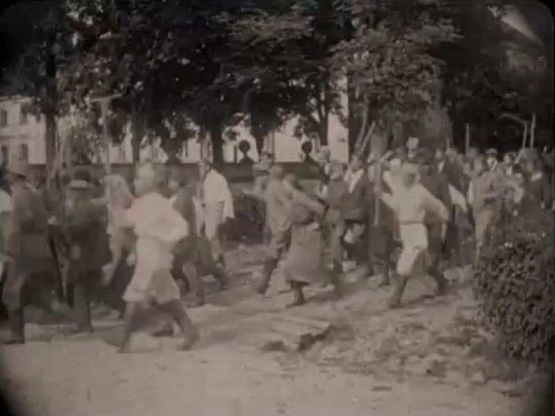 Białystok, pałac Branickich, dziedziniec (Mogiła nieznanego żołnierza)