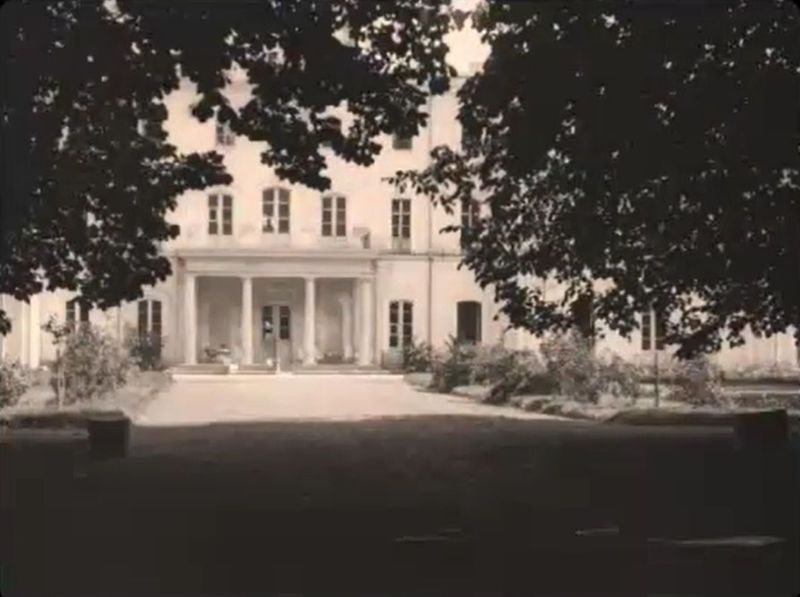 Białystok, pałac Branickich, ogród (Mogiła nieznanego żołnierza)