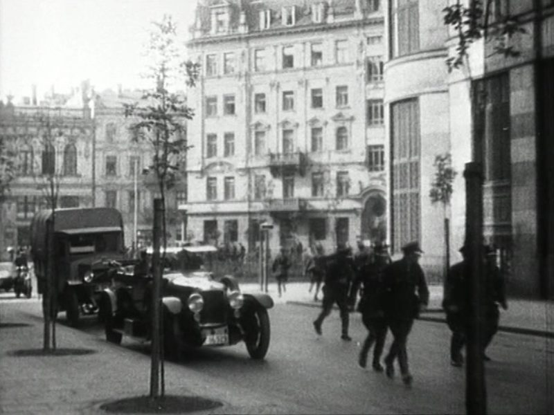 Warszawa, ul. Jasna 1 (Niebezpieczny romans)