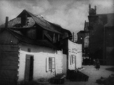 Kazimierz Dolny, ul. Browarna (Judel gra na skrzypcach)