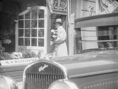 Warszawa, ul. Ossolińskich 2 (Mocny człowiek)