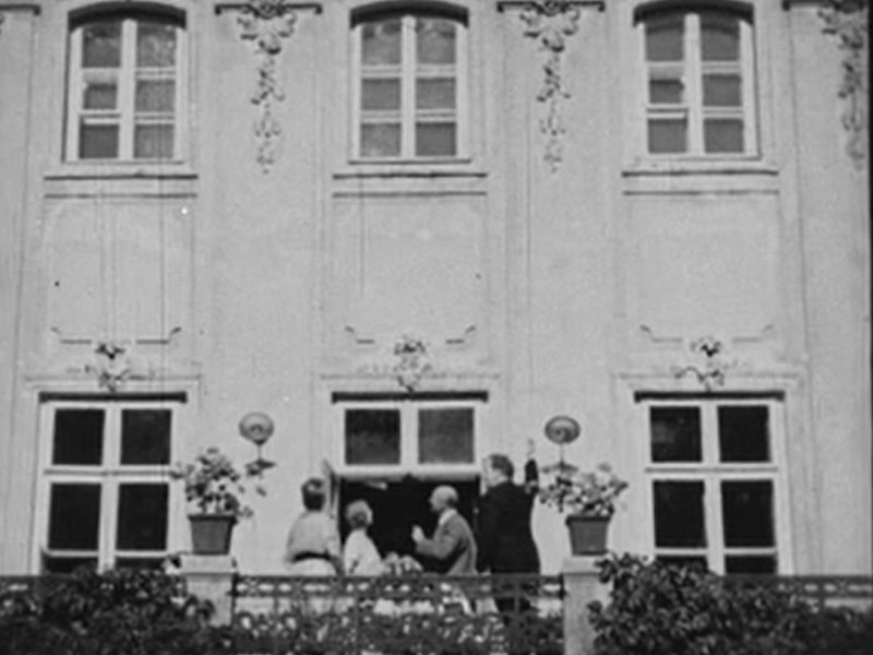 Leszno, pałac Łuszczewskich (Każdemu wolno kochać)