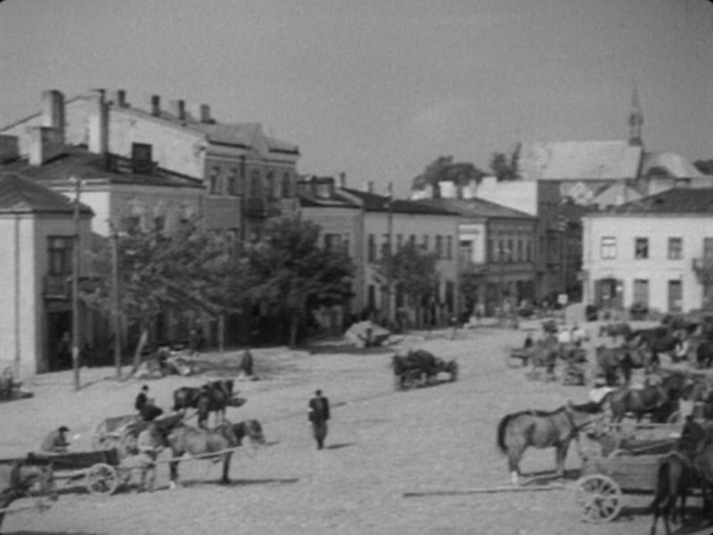 Grójec, pl. Wolności (Przez łzy do szczęścia)