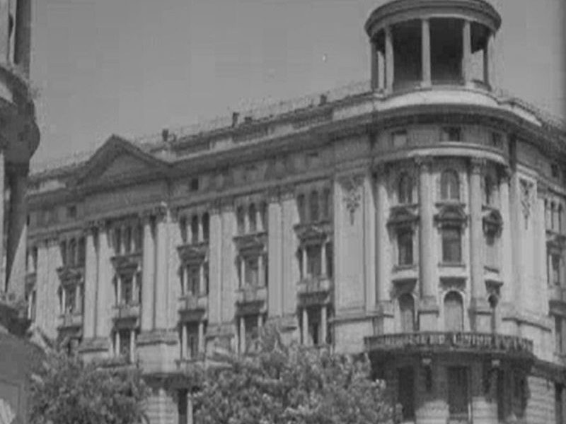 Warszawa, ul. Krakowskie Przedmieście 42/44, hotel Bristol (Żona i nie żona)
