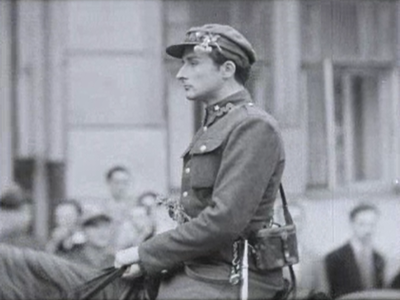 Warszawa, ul. Noakowskiego 2 (Dziewczęta z Nowolipek)