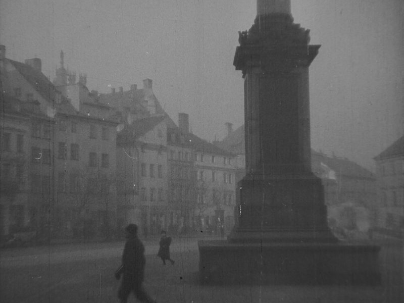 Warszawa, pl. Zamkowy, Kolumna Zygmunta (Pieśniarz Warszawy)
