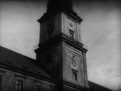 Warszawa, pl. Zamkowy (Áll a bál)