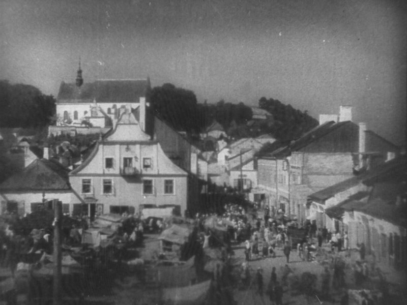 Kazimierz Dolny, Rynek (Judel gra na skrzypcach)