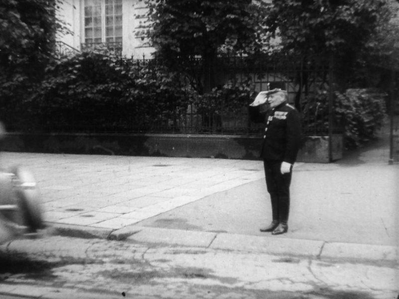 Warszawa, Al. Ujazdowskie 21 (Áll a bál)