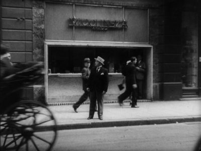 Warszawa, ul. Mazowiecka 2 (Áll a bál)