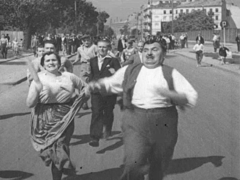 Warszawa, ul. Myśliwiecka (Romeo i Julcia)