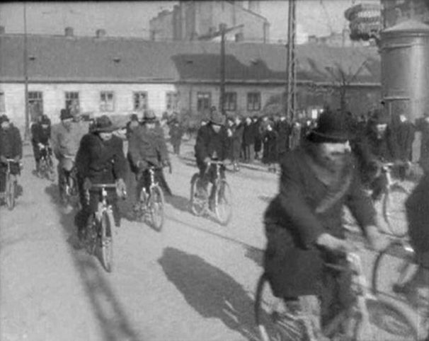 Warszawa, ul. Skierniewicka (Piętro wyżej)