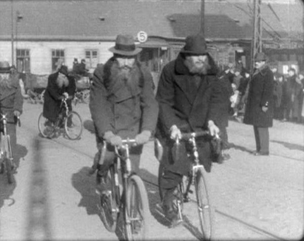Warszawa, ul. Skierniewicka (Piętro wyżej)