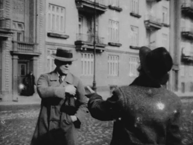 Warszawa, ul. Willowa (Kocha... lubi... szanuje...)