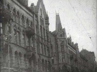 Warszawa, ul. Marszałkowska 72 (Szpieg w masce)