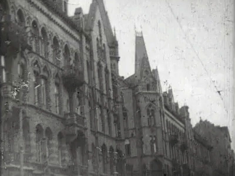 Warszawa, ul. Marszałkowska 72 (Szpieg w masce)