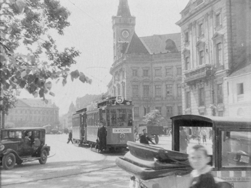 Warszawa, pl. Teatralny (Tajemnica panny Brinx)
