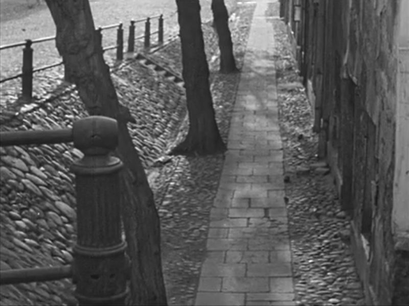 Warszawa, ul. Mariensztat 2/4 (Strachy)