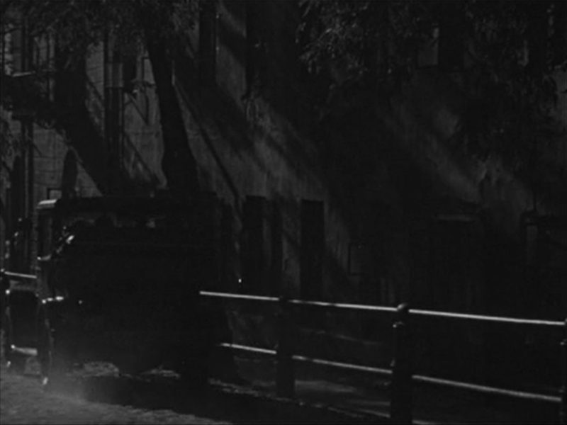 Warszawa, ul. Mariensztat 2/4 (Strachy)