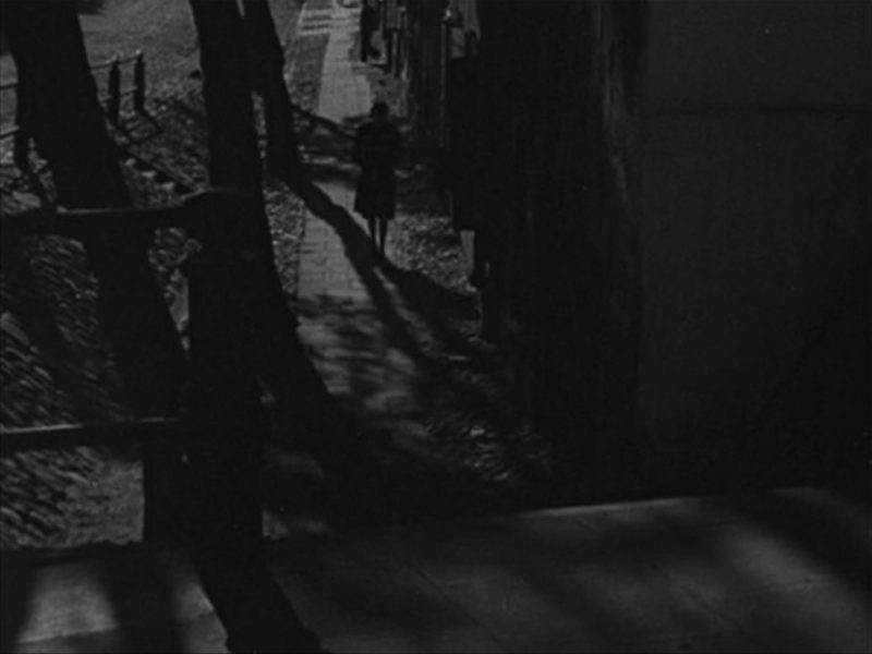 Warszawa, ul. Mariensztat 2/4 (Strachy)