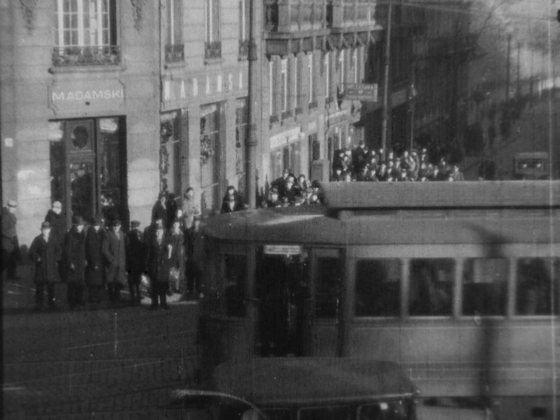 Warszawa, Nowy Świat 2 (Pieśniarz Warszawy)