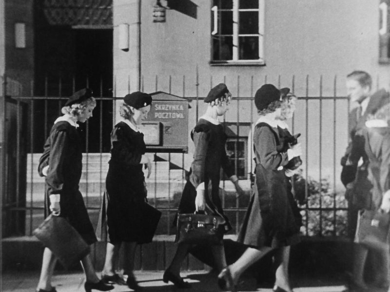 Warszawa, ul. Mochnackiego 10 (Moi rodzice rozwodzą się)