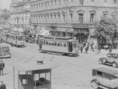 Warszawa, ul. Marszałkowska 100 (Tajemnica panny Brinx)